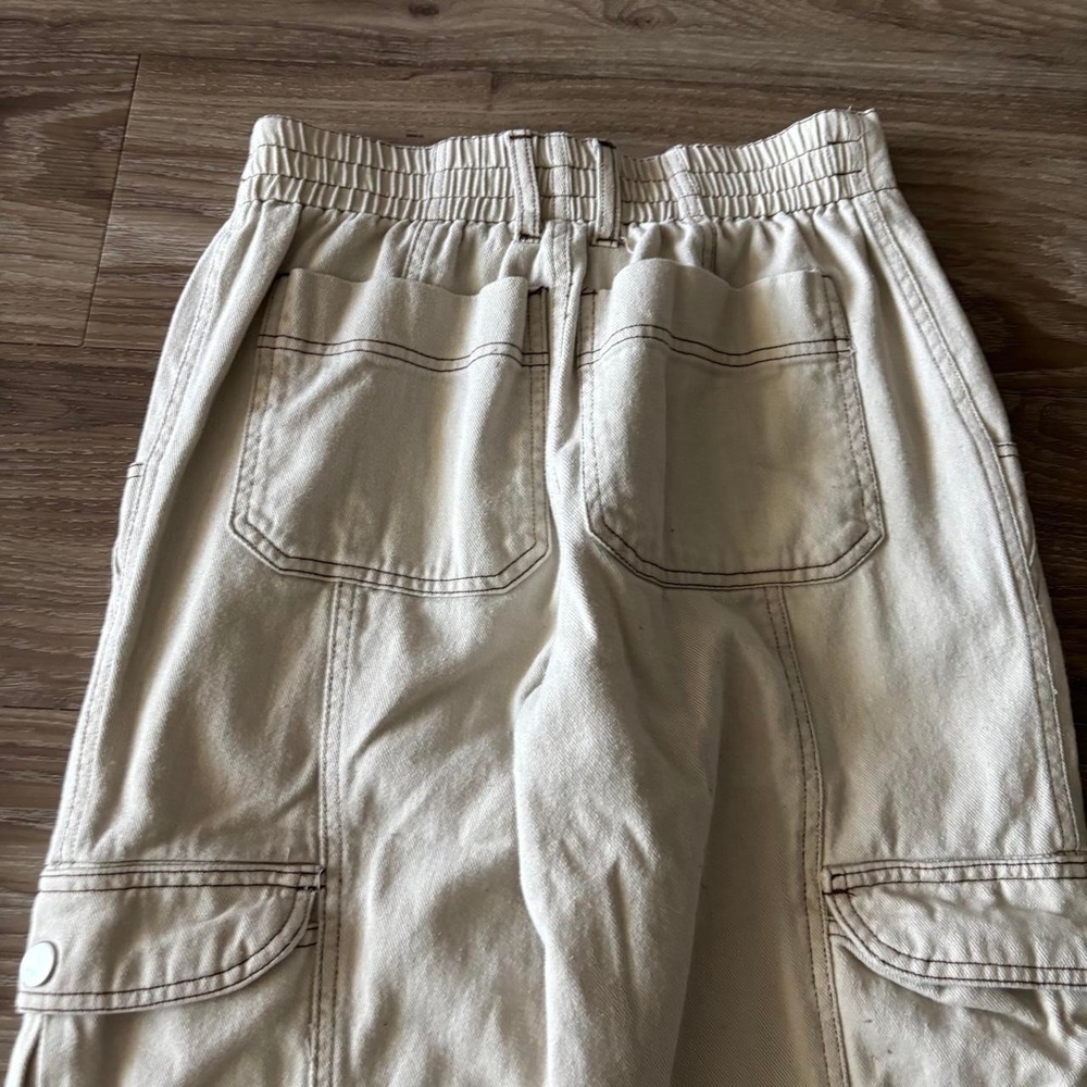 Vintage Y2K/2000s Cream Streetwear Cargo Pants! 26x30 - Picture 7 of 8